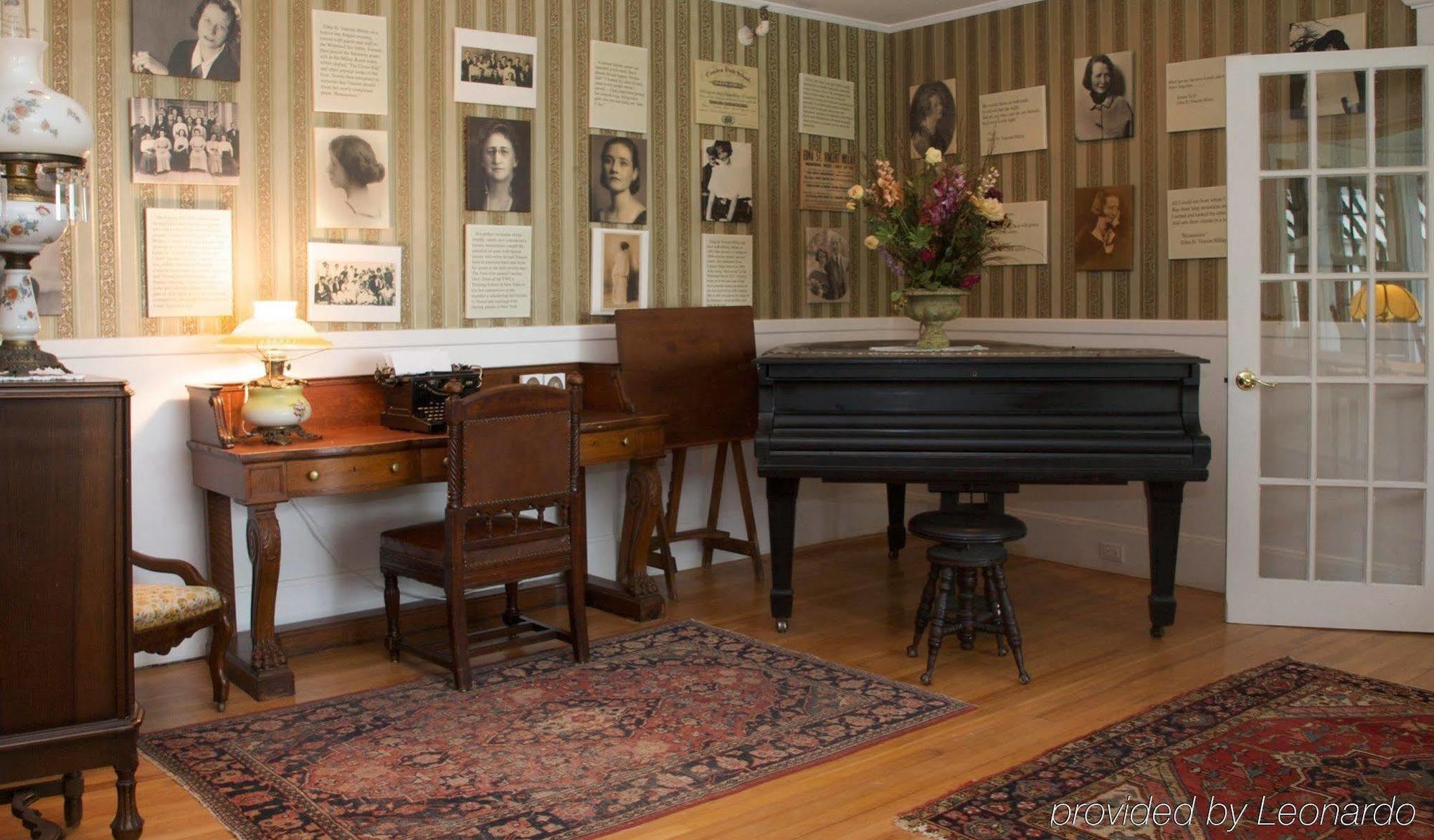 Whitehall Camden Interior photo